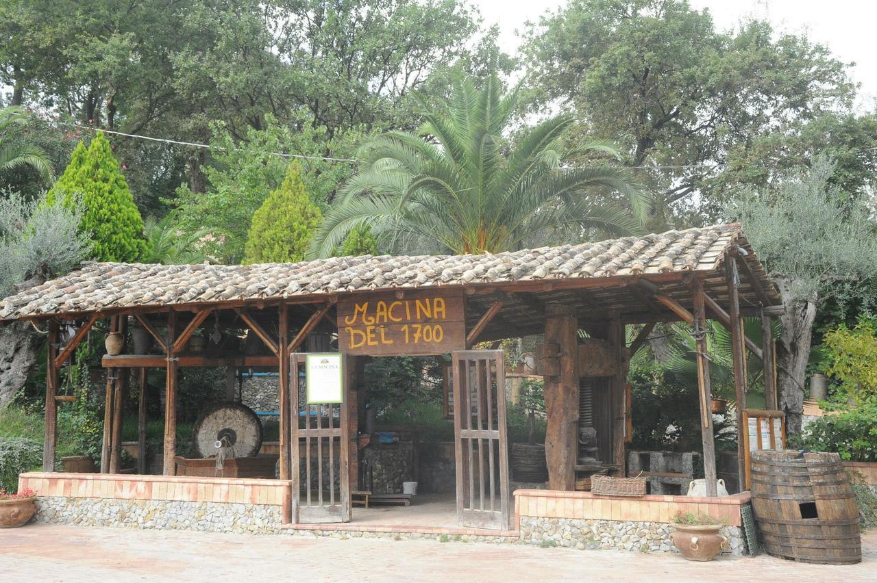Resort Le Parisien Montecorvino Pugliano Exterior photo